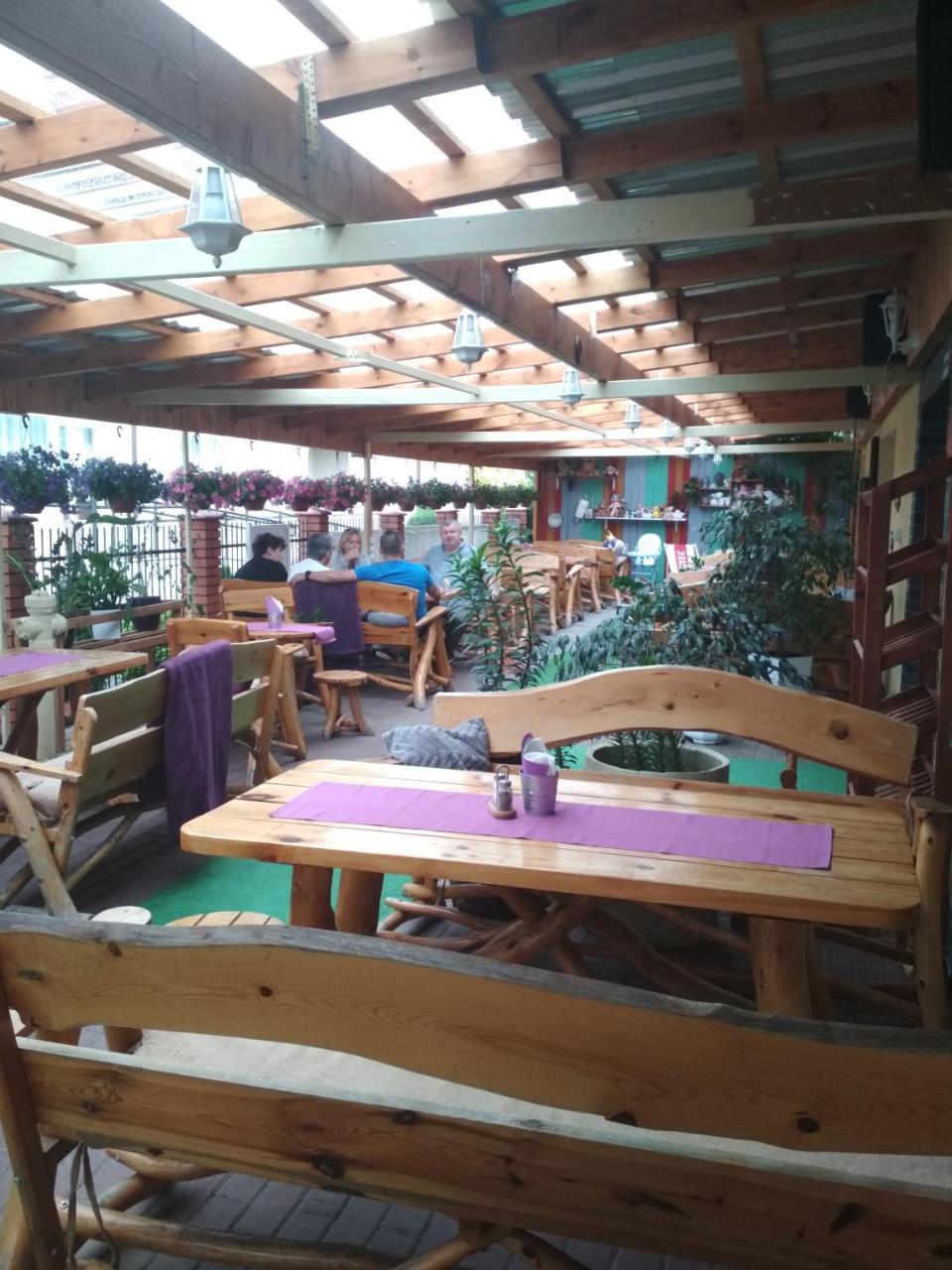 Pensjonat I Restauracja U Zdzicha Rowy  Exterior photo
